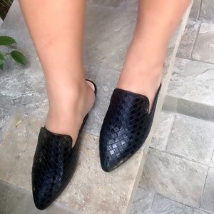 New cute basket weave Mules